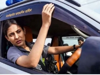 Popular small screen actress Mehazabien now driving an ambulance