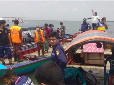 Sand carrier sinks in collision with launch in Meghna, 1 missing