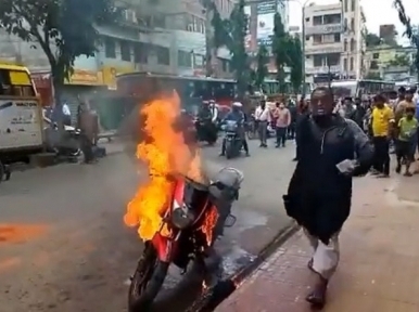 Angry over traffic case, rider sets own motorcycle on fire