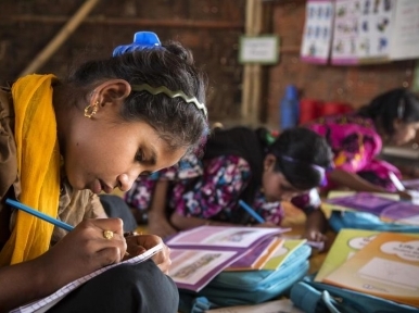 10,000 Rohingya children under new curriculum