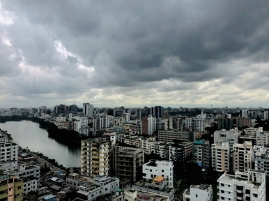 Cloudy sky in Dhaka, rain on forecast today