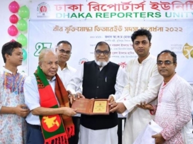 কলম সৈনিক-শব্দ সৈনিকরাও মুক্তিযোদ্ধা