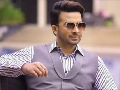 Actor Shakib Khan gets green card in USA