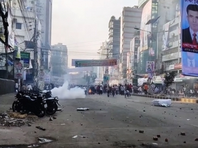 Police open road in front of BNP office