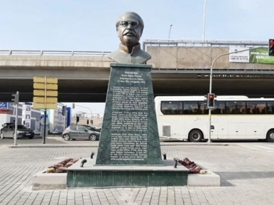 Sculpture of Bangabandhu on the street of Ankara