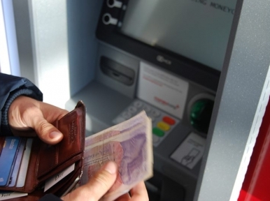 Foreign exchange transactions through cards increased