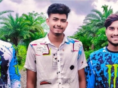 Three college students killed in road accident in Jessore-Benapole Highway