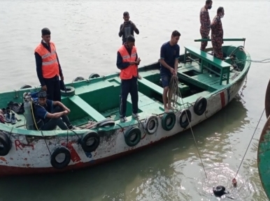 Fishing vessel capsizes in Karnaphuli, four bodies recovered