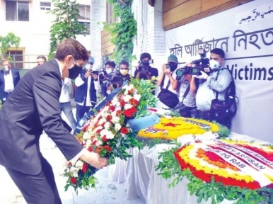 Diplomats pay tribute to the memory of those killed in the Holey Artisan attack