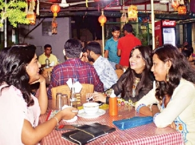 Restaurant owners express anger after Govt directs not to allow unvaccinated to eateries