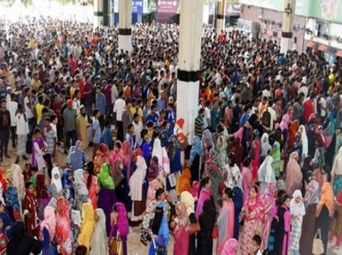 Eid-ul-Azha: Large crowd gathers at Kamalapur to get advance train tickets