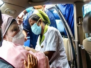 Khaleda Zia gets booster dose of COVID vaccine