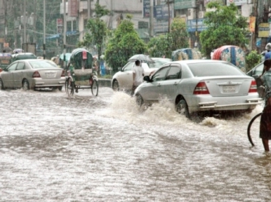 Rain, traffic frustrate Dhaka residents