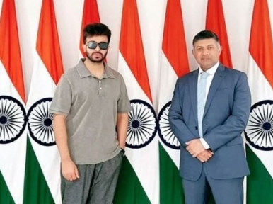 Dhallywood superstar Shakib Khan meets with Indian High Commissioner