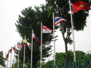 ASEAN threatens to 'boycott' Myanmar if it fails to restore peace