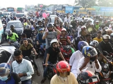 A large number of motorcycles seen at Mawa a day before ban