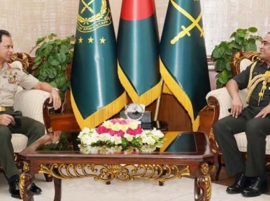 Army chiefs of Bangladesh and India hold courtesy meeting