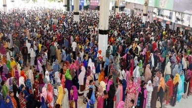 Eid-ul-Azha: Large crowd gathers at Kamalapur to get advance train tickets