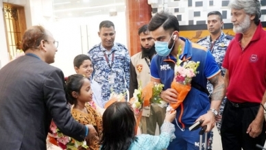Indian cricket team arrives in Dhaka