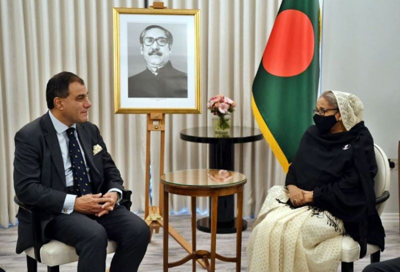 Sheikh Hasina invites UK businessmen to invest in Bangladesh