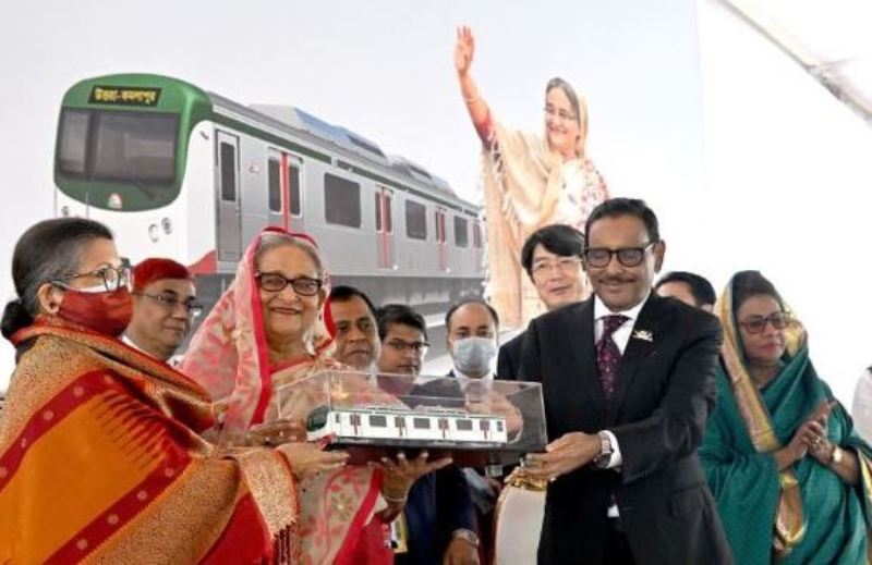 PM Hasina takes first Metrorail ride, reaches Uttara from Agargaon in 17 minutes