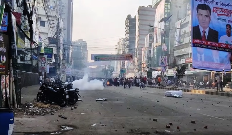 Police open road in front of BNP office