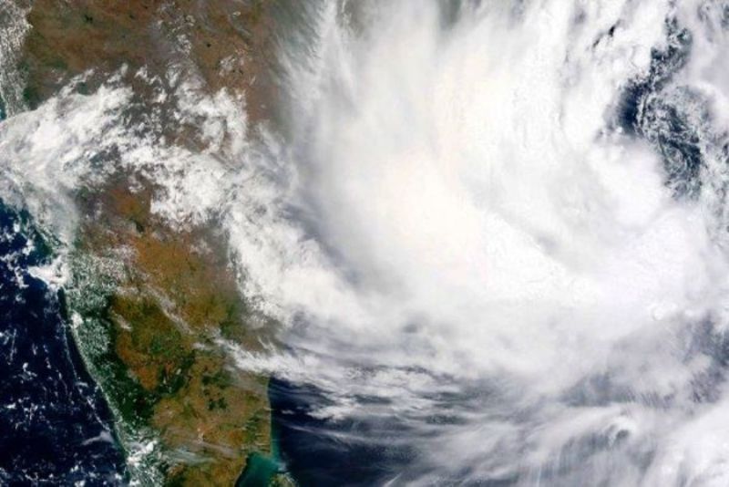 Asani intensifies into Severe Cyclonic Storm, Distant Warning Signal 2 hoisted