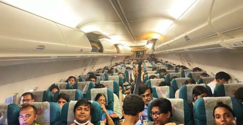 Biman flight stuck at Kolkata airport due to technical glitch, lands safely in Dhaka Biman flight stuck at Kolkata airport due to technical glitch, lands safely in Dhaka