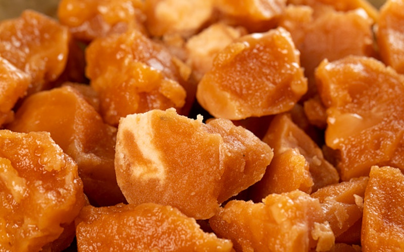 Bangladesh imports 40 tanks of jaggery from India Bangladesh imports 40 tanks of jaggery from India