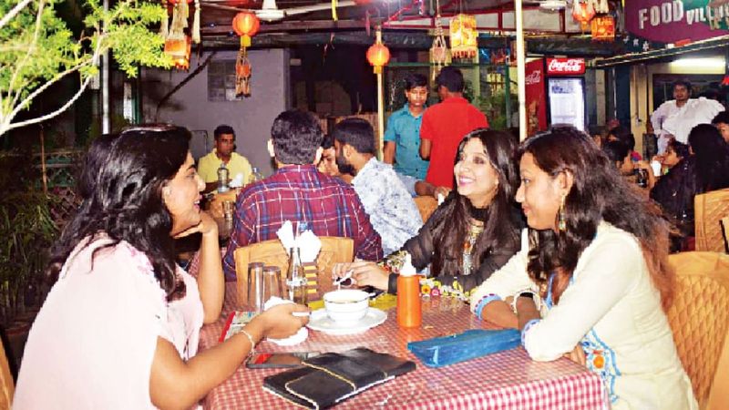 Restaurant owners express anger after Govt directs not to allow unvaccinated to eateries