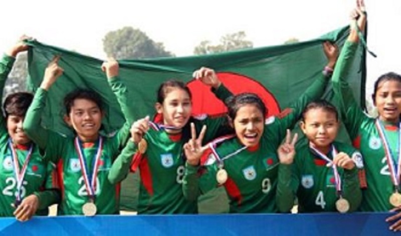 Prime Minister announces financial awards, houses for women footballers Prime Minister announces financial awards, houses for women footballers