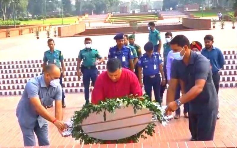 Outgoing High Commissioner of India pays tribute to martyrs