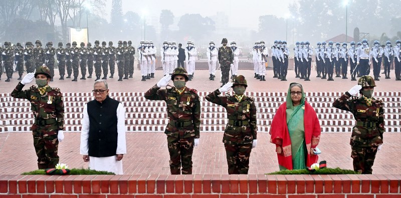President, Prime Minister pay tributes to martyrs