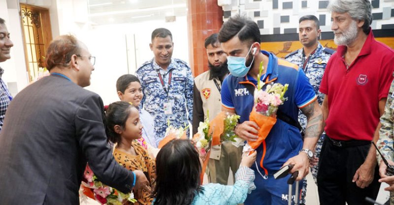 Indian cricket team arrives in Dhaka