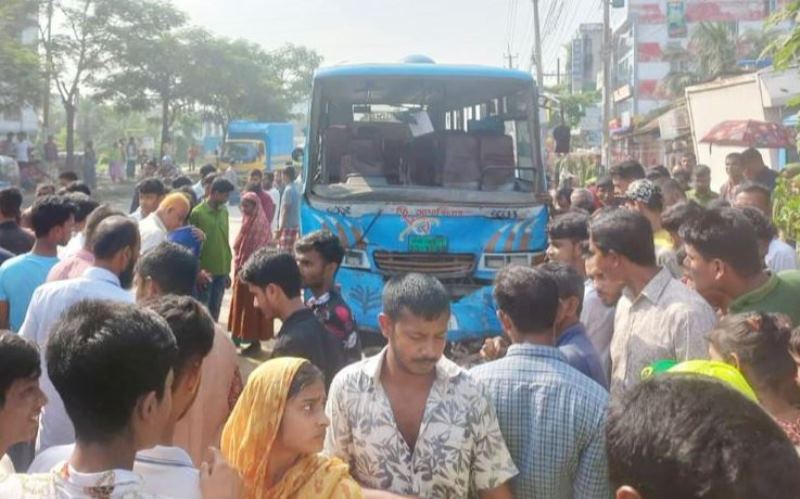 Bus mows down four garment workers in Gazipur