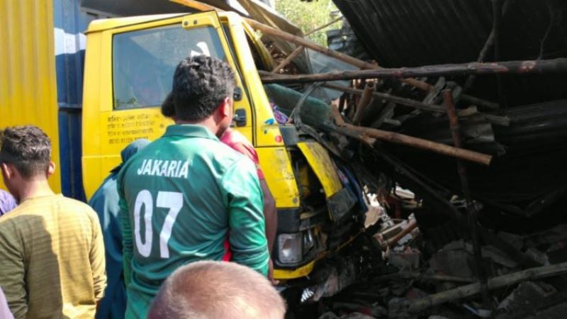 5 killed as covered van rams into hotel in Jessore