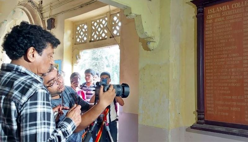 Kolkatay Bangabandhu: Gautam Ghose in Dhaka to make Sheikh Mujib documentary