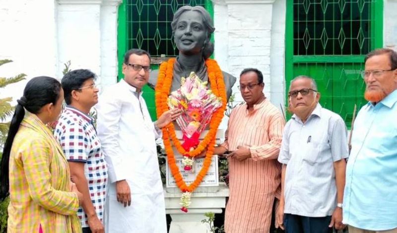 Suchitra Sen's birthday celebrated at her ancestral home in Pabna