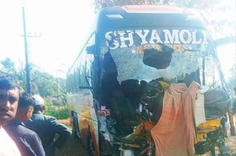 Three killed in mini truck-bus collision in Chakaria