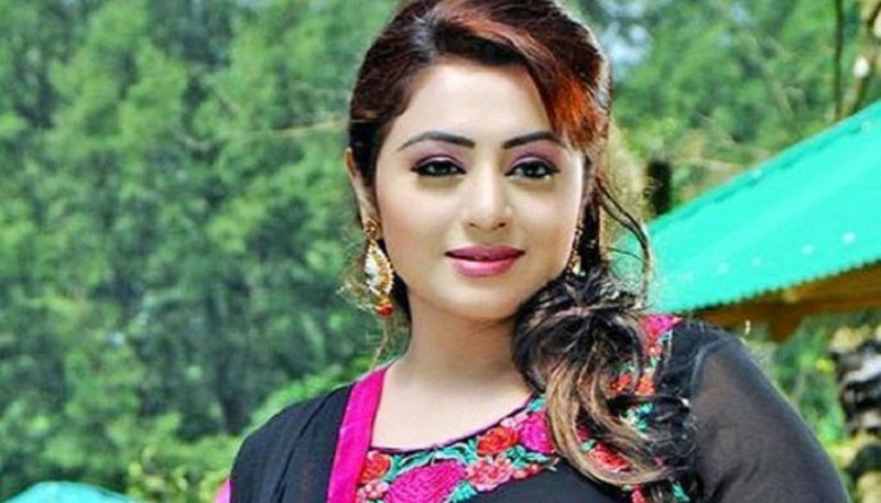 মানব পাচার মামলায় আগাম জামিন কণ্ঠশিল্পী ইভা আরমানের মানব পাচার মামলায় আগাম জামিন কণ্ঠশিল্পী ইভা আরমানের