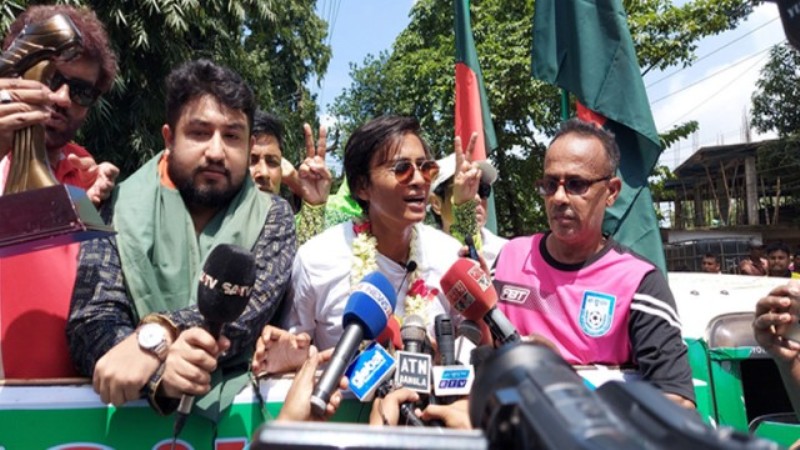 Sabina accorded warm welcome in her hometown Satkhira after SAFF win