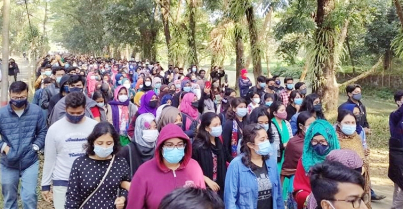 Unrest at Shahjalal University as students demand resignation of Vice Chancellor