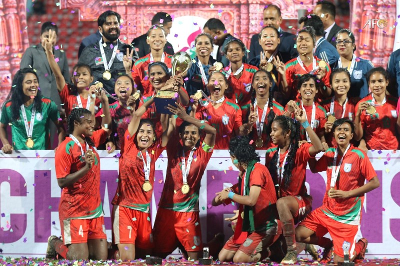 SAFF: Victorious women's football team receive warm welcome in Dhaka SAFF: Victorious women's football team receive warm welcome in Dhaka