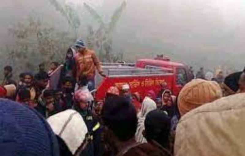 Four women workers killed as Barendra Express hits auto rickshaw