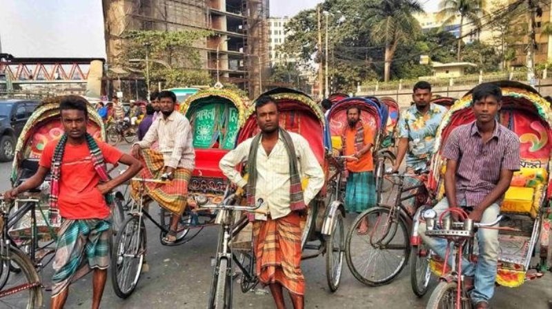 Rickshaw pullers require license, fares will be fixed