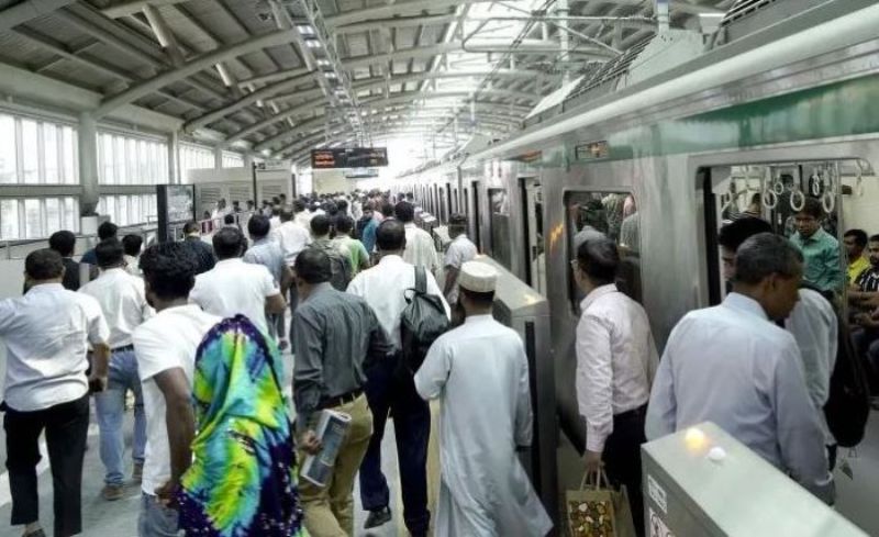 Overcrowding in metro rail, fewer passengers in buses