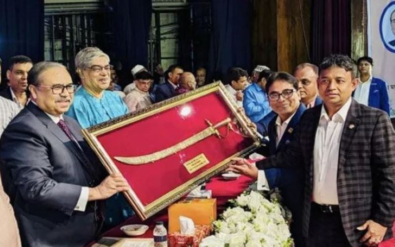 Sword gifted to newly appointed Chief Justice