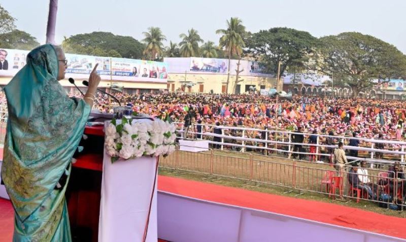 বাংলার মানুষের কথা ভেবেই দেশে এসেছি, পালাতে নয়: প্রধানমন্ত্রী বাংলার মানুষের কথা ভেবেই দেশে এসেছি, পালাতে নয়: প্রধানমন্ত্রী