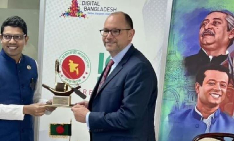 তথ্যপ্রযুক্তিতে বাংলাদেশ অনেক এগিয়ে: মার্কিন রাষ্ট্রদূত তথ্যপ্রযুক্তিতে বাংলাদেশ অনেক এগিয়ে: মার্কিন রাষ্ট্রদূত