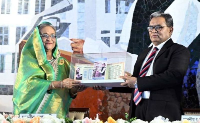 সুপ্রিম কোর্ট প্রাঙ্গণে ‘স্মৃতি চিরঞ্জীব’ স্মৃতিস্তম্ভ উদ্বোধন করলেন প্রধানমন্ত্রী সুপ্রিম কোর্ট প্রাঙ্গণে ‘স্মৃতি চিরঞ্জীব’ স্মৃতিস্তম্ভ উদ্বোধন করলেন প্রধানমন্ত্রী
